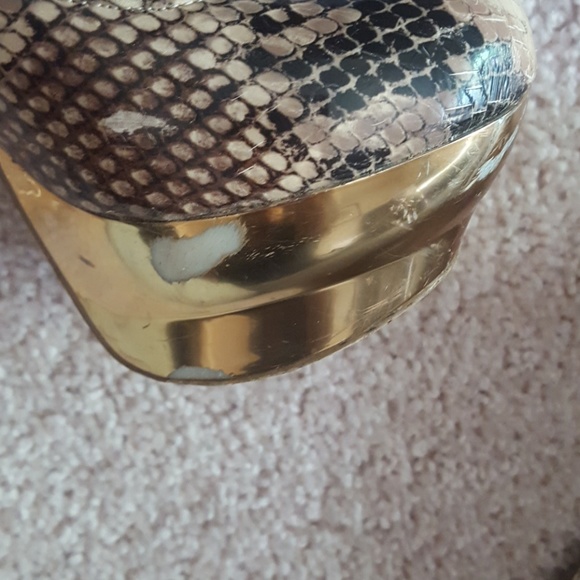 Shoes - Picture 4 of 5